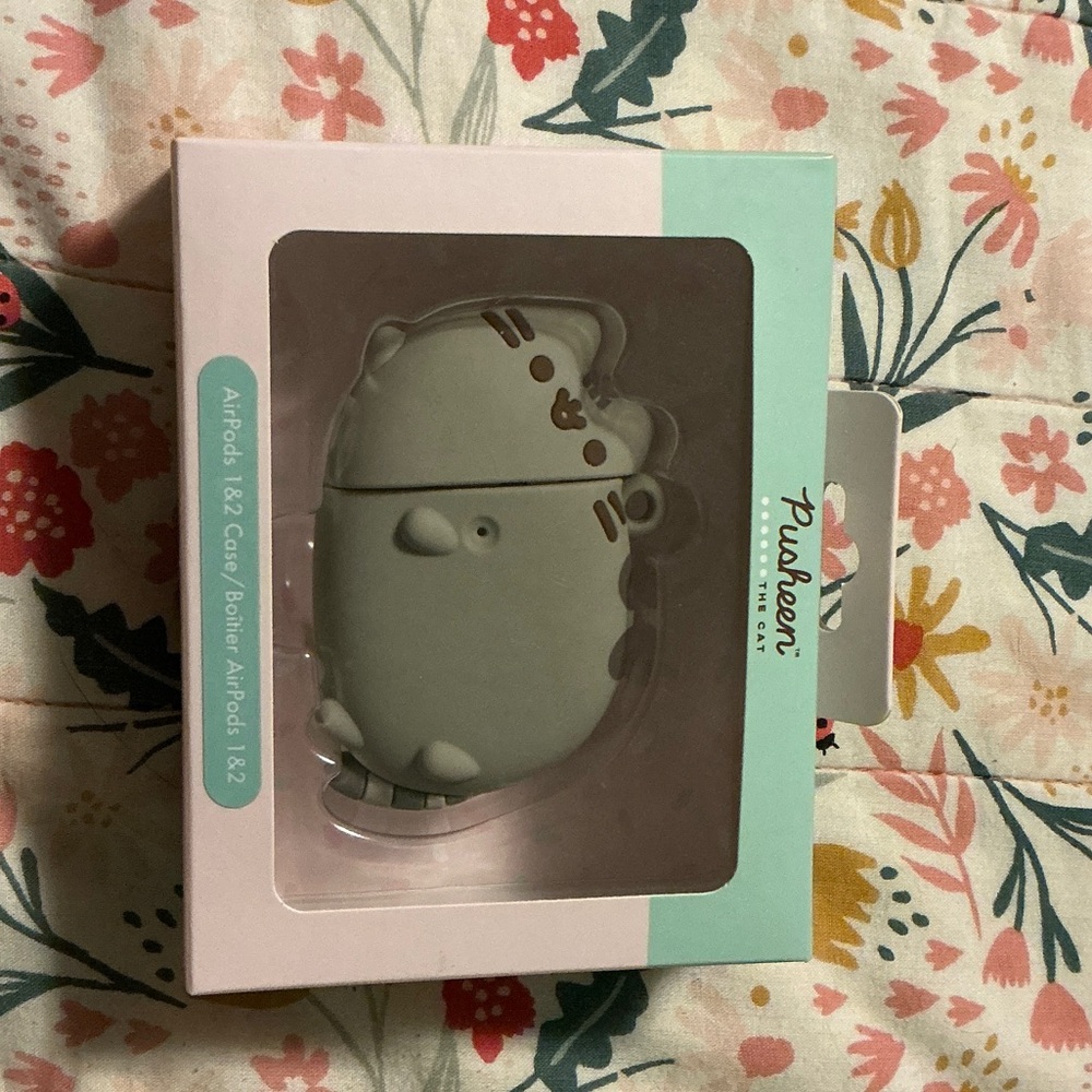 Pusheen Gray AirPods Case
